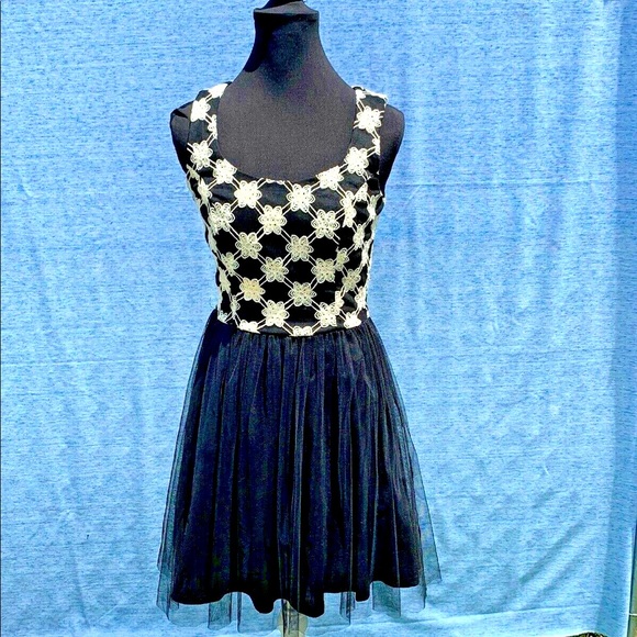 Jun and Ivy dress size S, tulle skirt - Picture 1 of 4